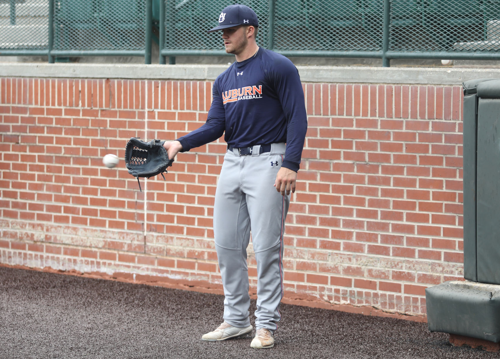 Auburn baseball practices prior to its appearance in the Super Regionals